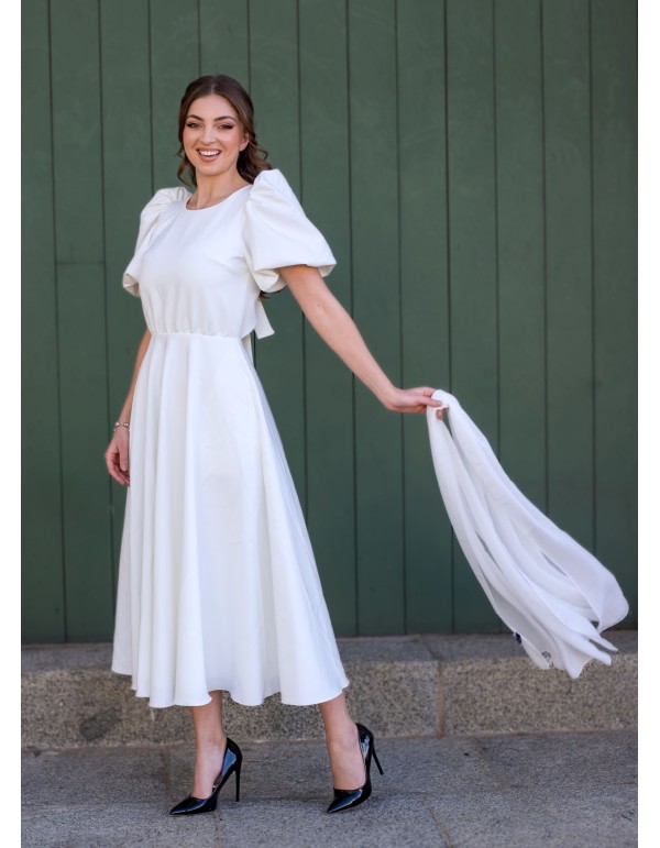 Vestido midi blanco con mangas abullonadas