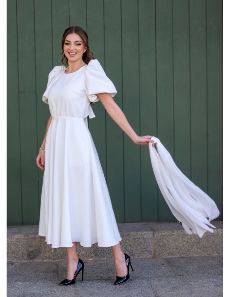 Vestido midi blanco con mangas abullonadas