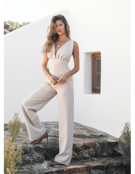 Mono de fiesta marfil con espalda descubierta