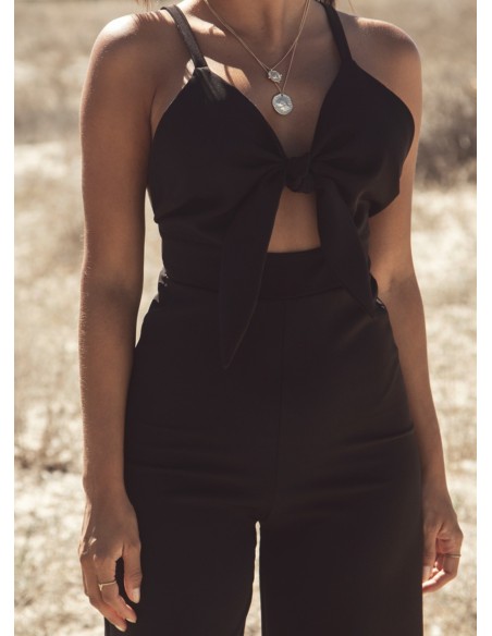Mono negro de fiesta anudado con tirantes para eventos
