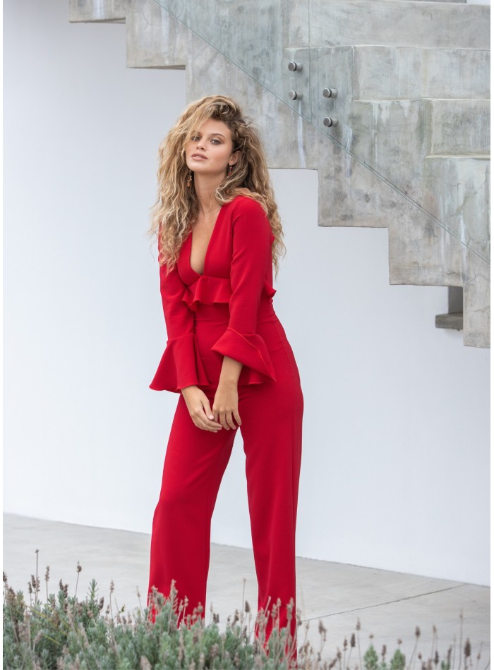 Mono largo rojo con volantes y manga larga para graduaciones
