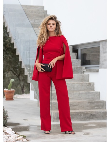 Mono rojo con manga capa y espalda descubierta
