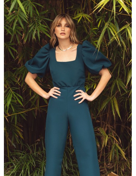 Green jumpsuit with square neckline and adjustable back