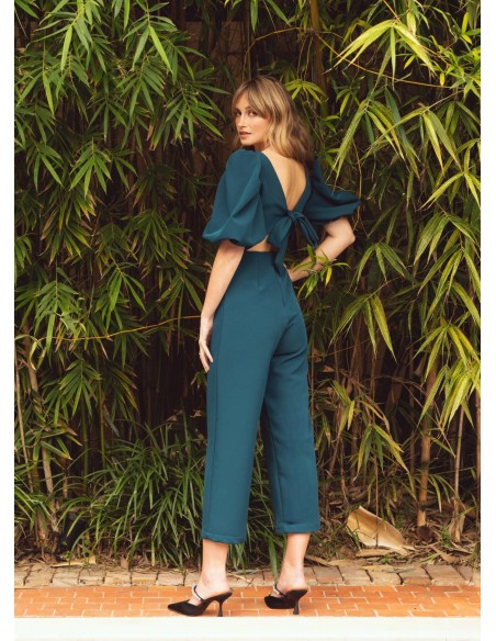 Green jumpsuit with square neckline and adjustable back