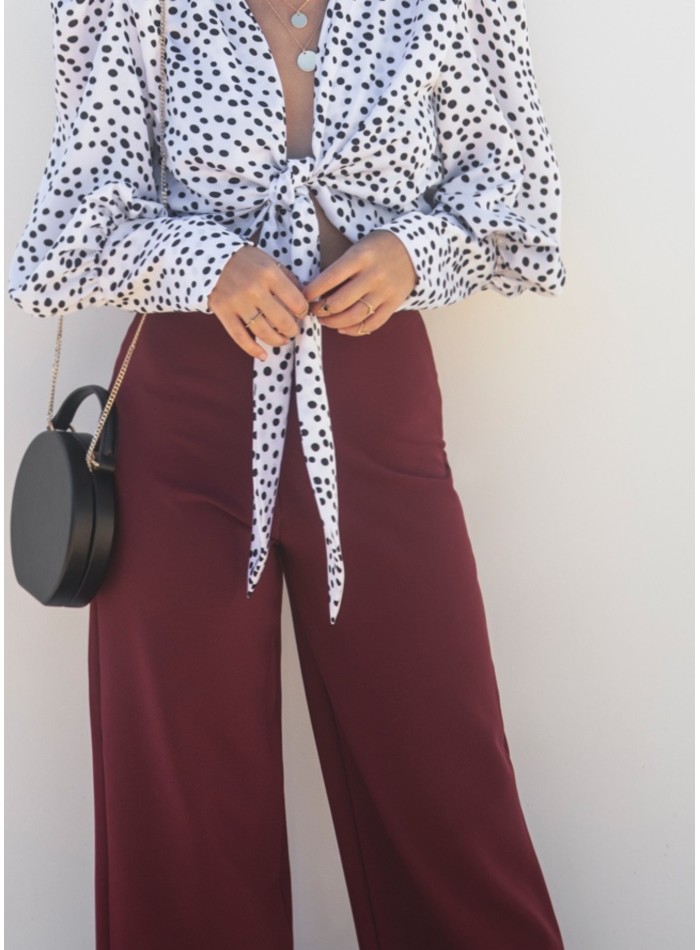 Pantalón burdeos de cintura alta y pierna ancha