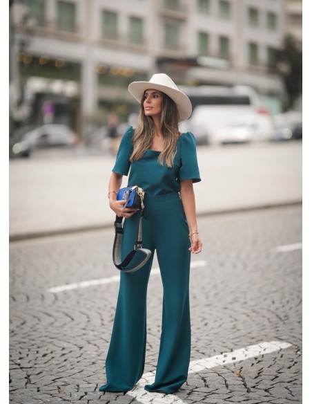 Pantalón verde de cintura alta y pierna ancha