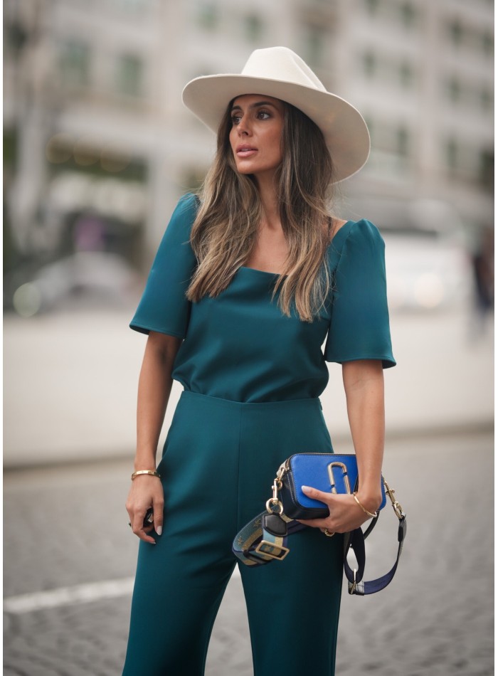 Pantalón verde de cintura alta y pierna ancha