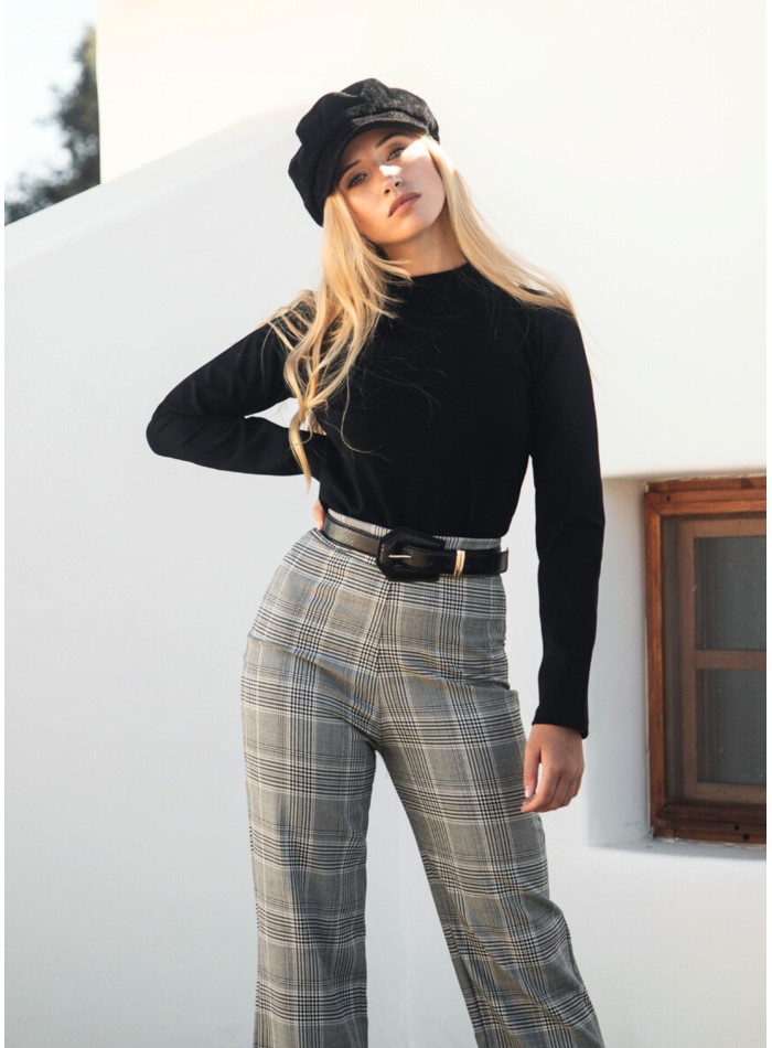 Pantalon à carreaux gris et noirs