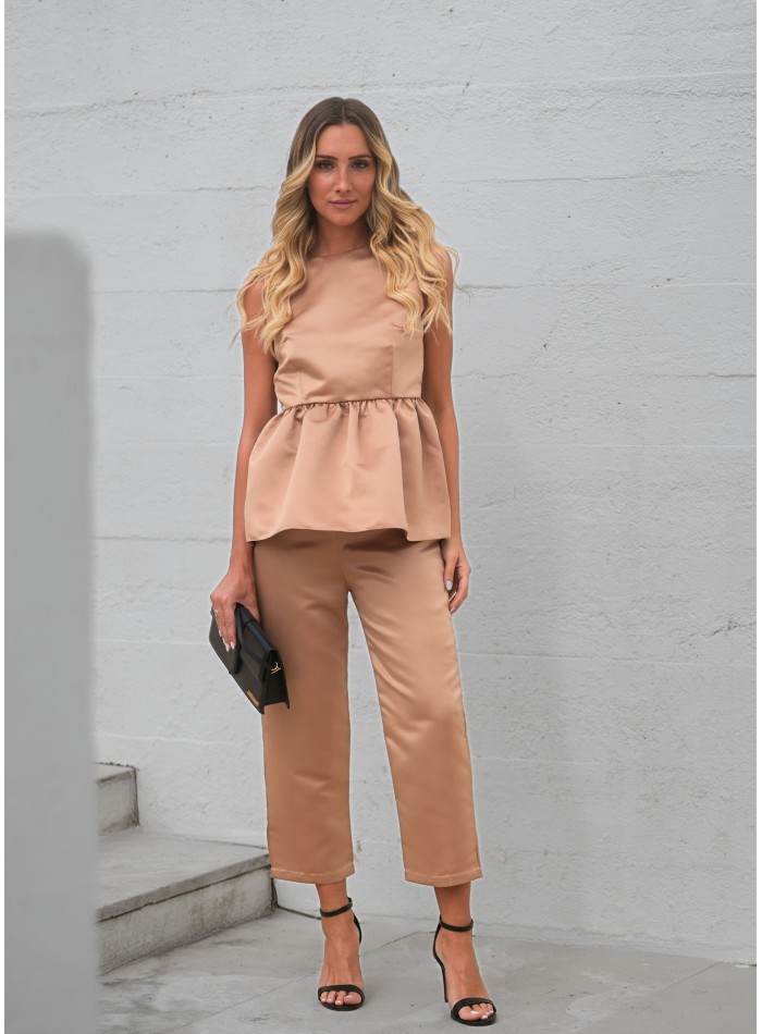 Pantalón estructurado en bronce con cintura alta