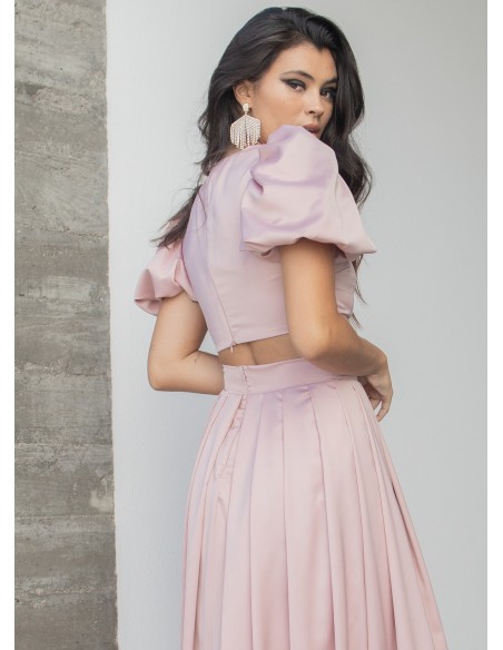 Top court à encolure ronde et fermeture invisible