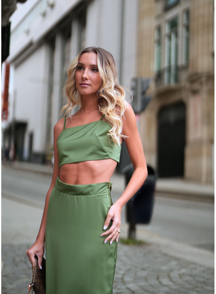 Top de fiesta corto verde con tirantes para eventos especiales