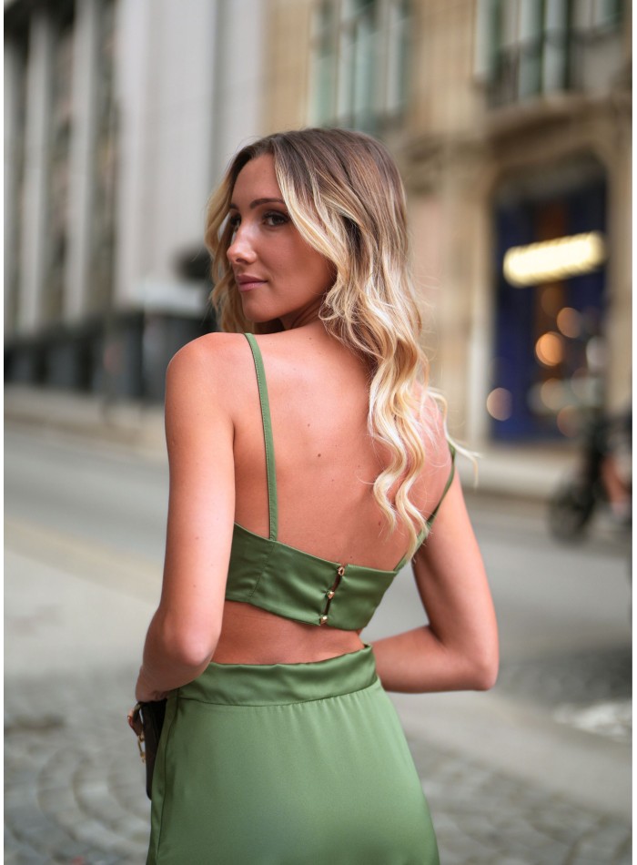 Top de fiesta corto verde con tirantes para graduaciones