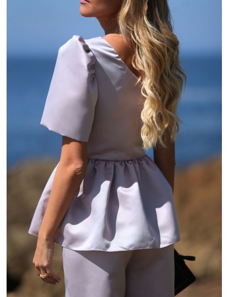 Asymmetrical neckline top in gray pink with one sleeve