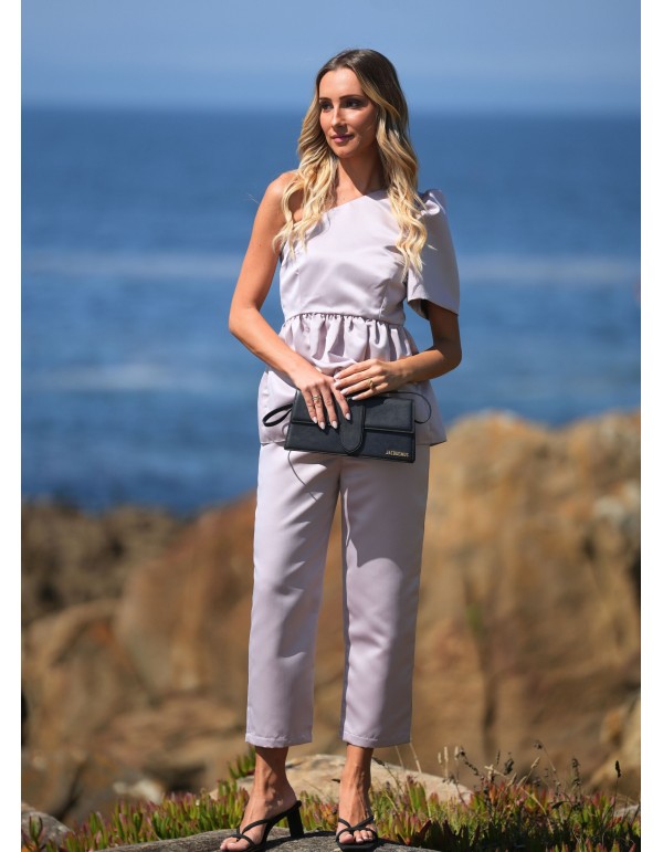 Top à encolure asymétrique en rose grisâtre avec une manche 2