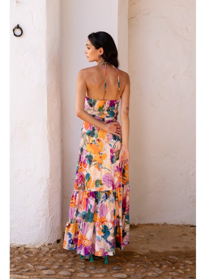 Robe d'invité blanche décolletée à l'encolure...