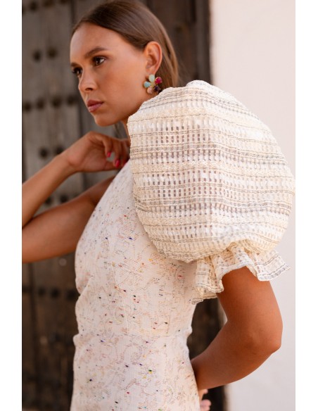 Vestido de invitada asimetrico blanco con volantes