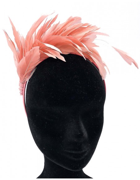 Pink satin headband with natural feathers by Belén Antelo