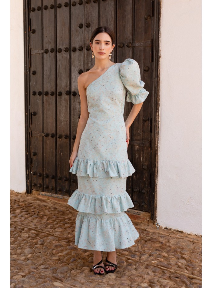 Robe d'invité asymétrique à volants bleu clair