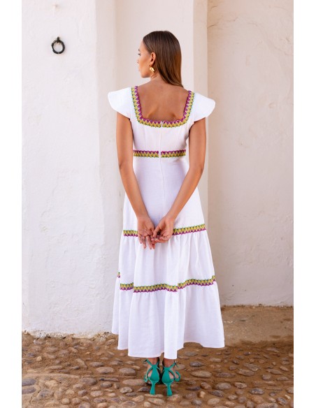 Vestido en lino blanco con escote cuadrado y falda volantes para mama comunion Vestido en lino blanco con escote cuadrado y falda volantes para mama comunion