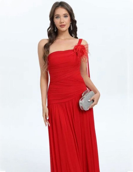 Vestido de invitada boda largo con cuerpo drapeado y manga capa rojo Vestido de invitada boda largo con cuerpo drapeado y manga capa rojo