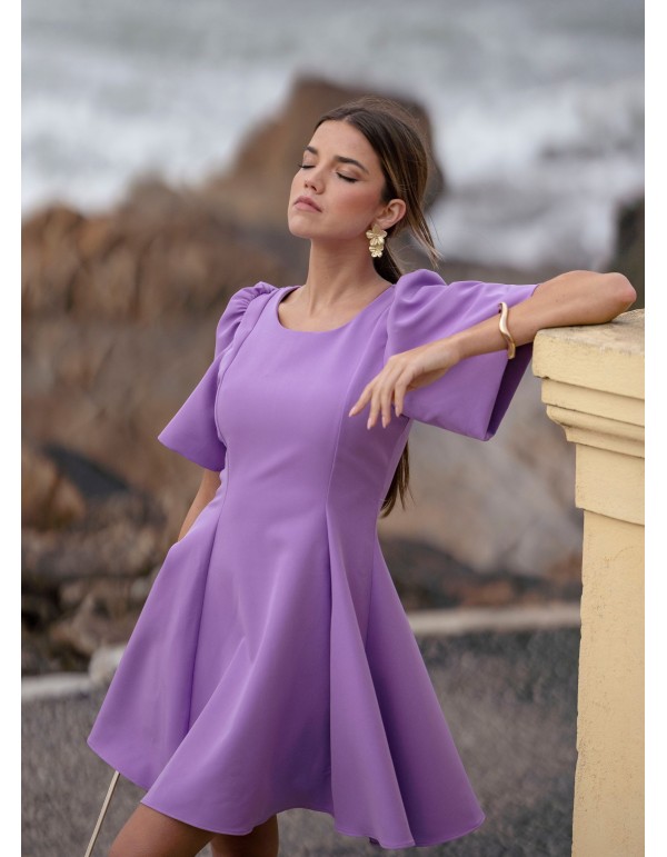 Lilac short dress with round neckline