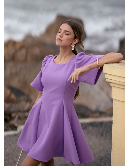 Lilac short dress with round neckline