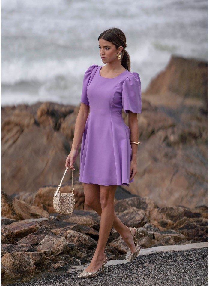 Lilac short dress with round neckline