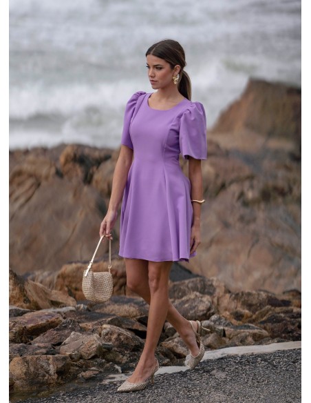 Lilac short dress with round neckline