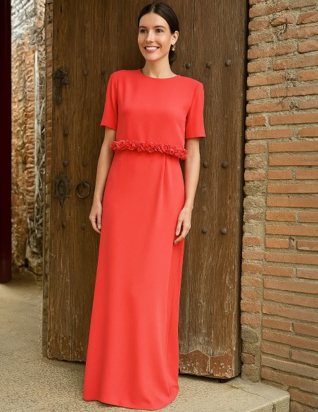 Vestido de fiesta de tirante ancho con sobrecamisa