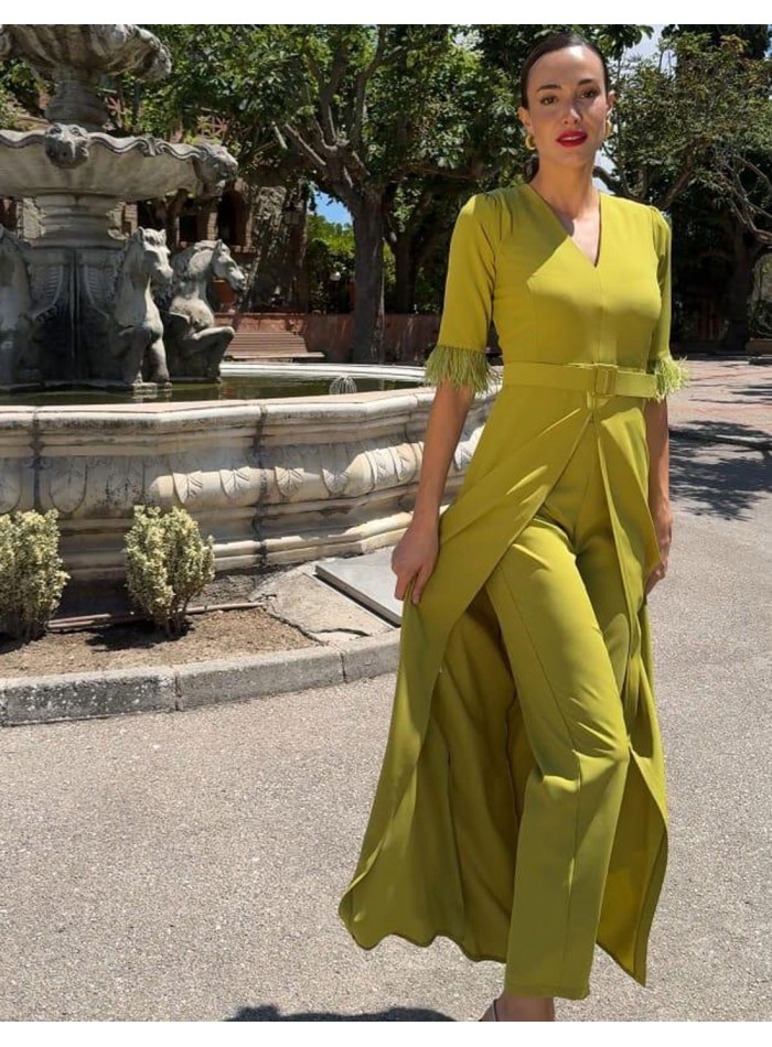 Conjunto de top largo y pantalón para invitada madre de la novia