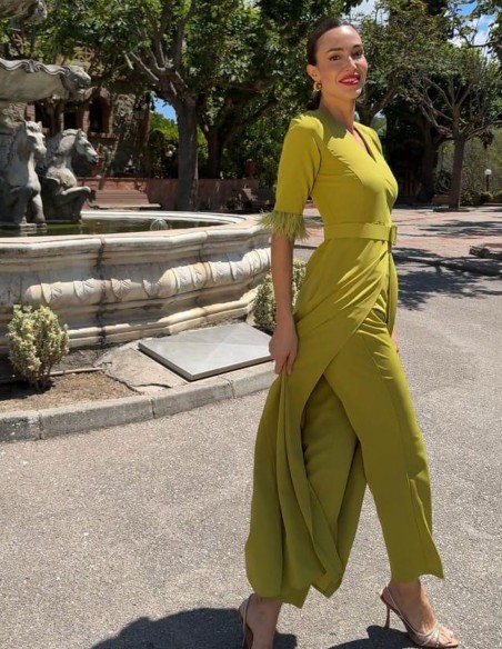 Conjunto de top largo y pantalón para invitada casaca y pantalón