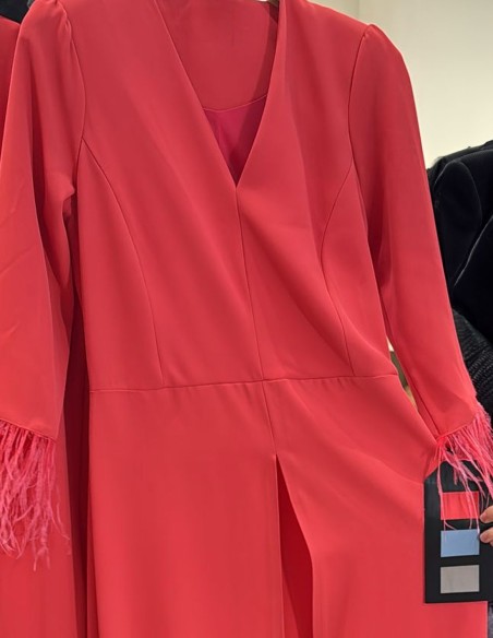 Conjunto de top largo y pantalón para invitada en coral