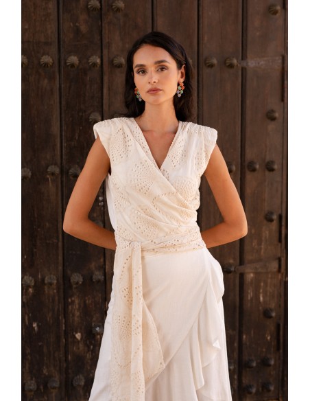 Mother's communion set in white linen