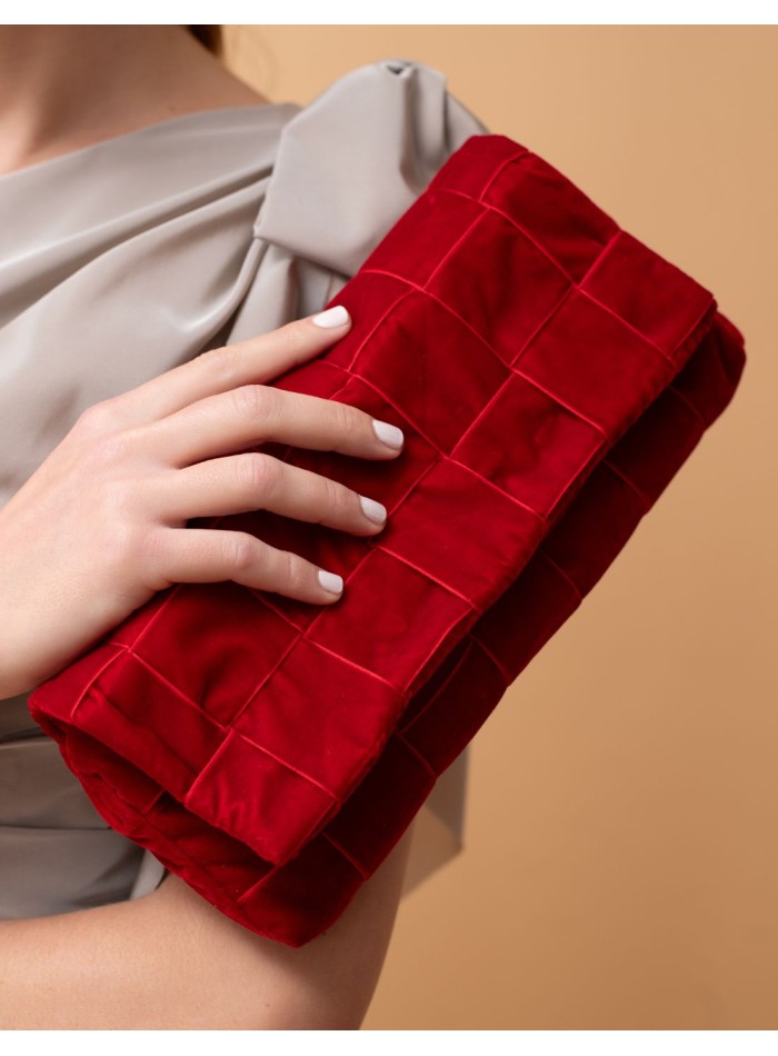 Bolso de mano rojo en terciopelo entrelazado para ocasiones especiales