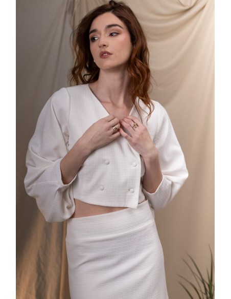 Short double-breasted jacket with buttons and wide sleeves
