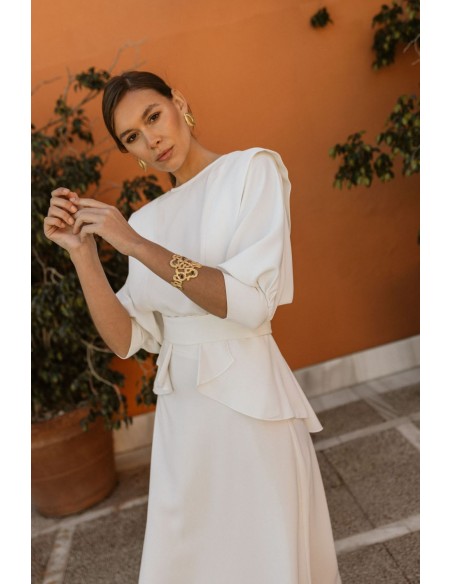 Blusa blanca de manga francesa con cinturón peplum para novias Blusa blanca de manga francesa con cinturón peplum para novias