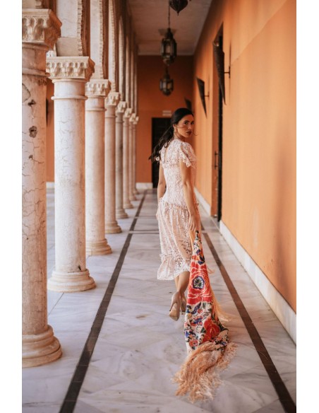 Robe midi en dentelle rose perle avec volants