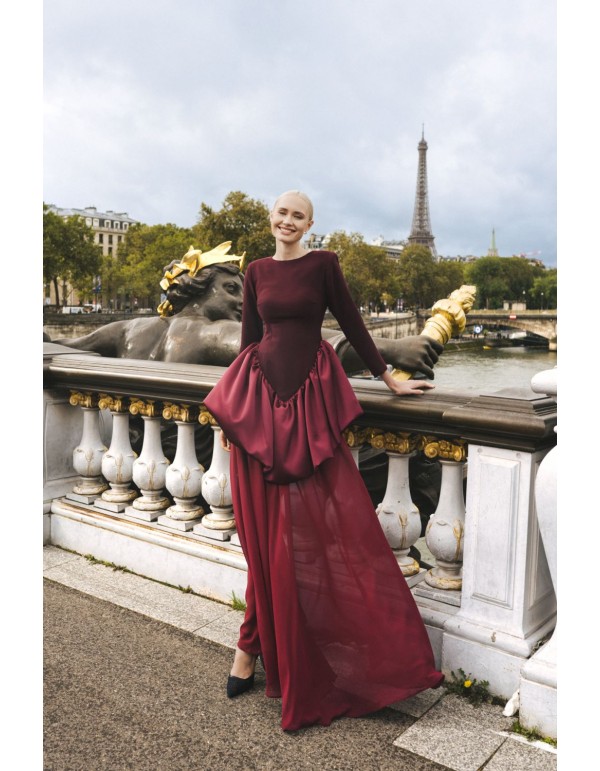 Longue robe bordeaux avec jupe amovible en mousseline de... 2