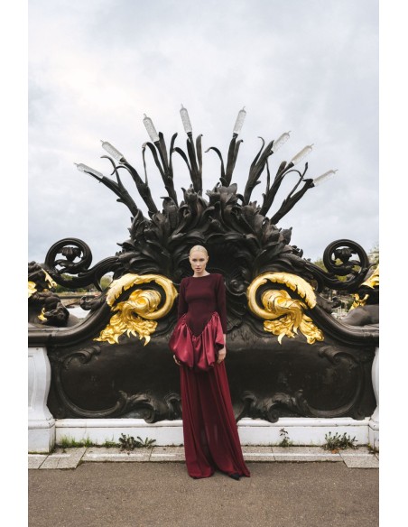 Longue robe bordeaux avec jupe amovible en mousseline de soie