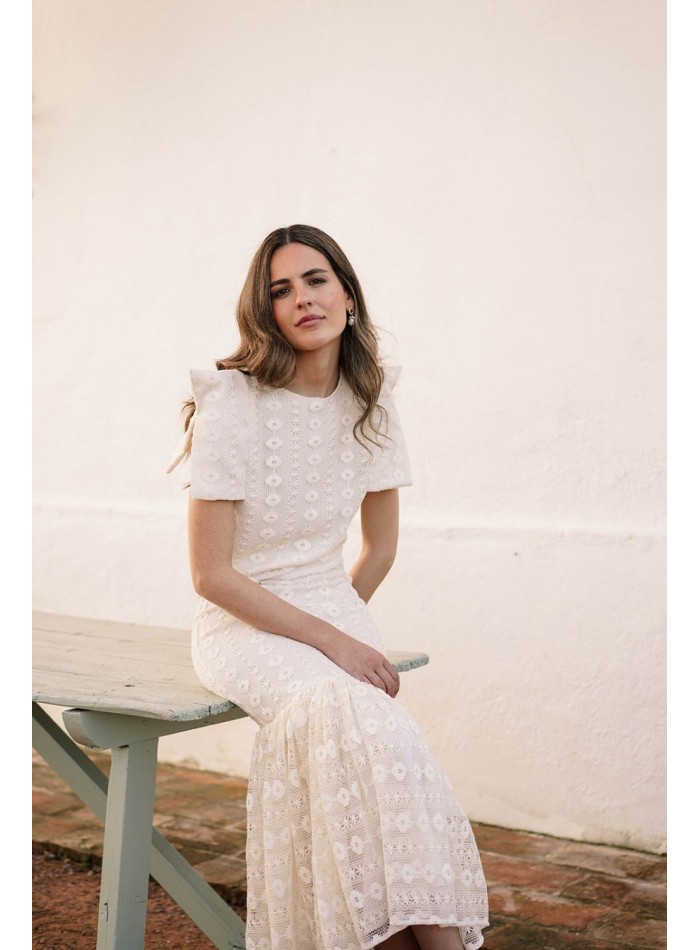 Top court en macramé brut avec manches en V