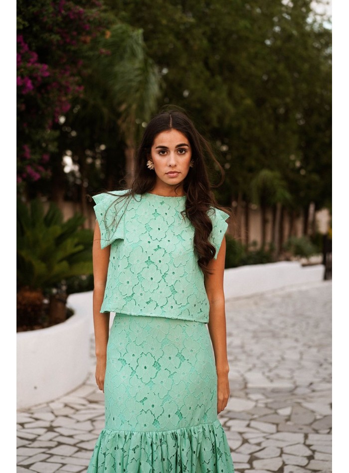top verde turquesa de encaje con mangas en pico para eventos