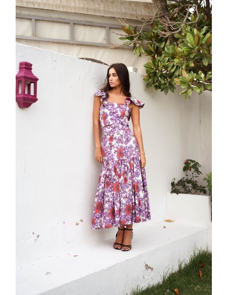 Top estampado de flores morado y rojo con volantes para eventos