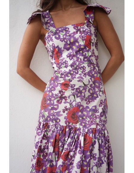 Top estampado de flores morado y rojo con volantes para ocasiones especiales