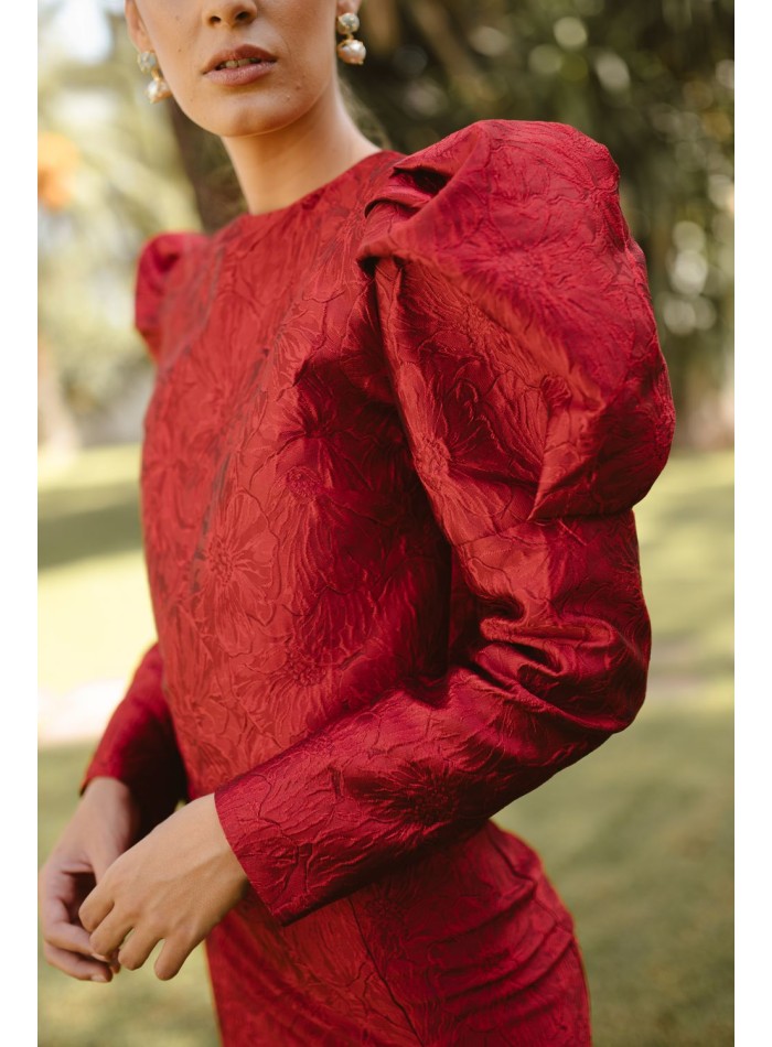 Top en brocart floral bourgogne à manches...