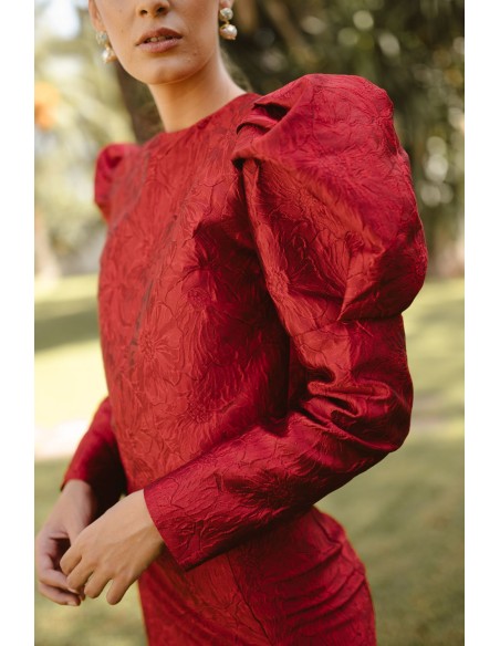 Top brocado de flores burdeos con mangas abullonadas