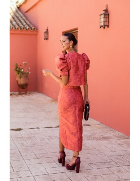 Top brocado coral de flores con manga corta abullonada para eventos