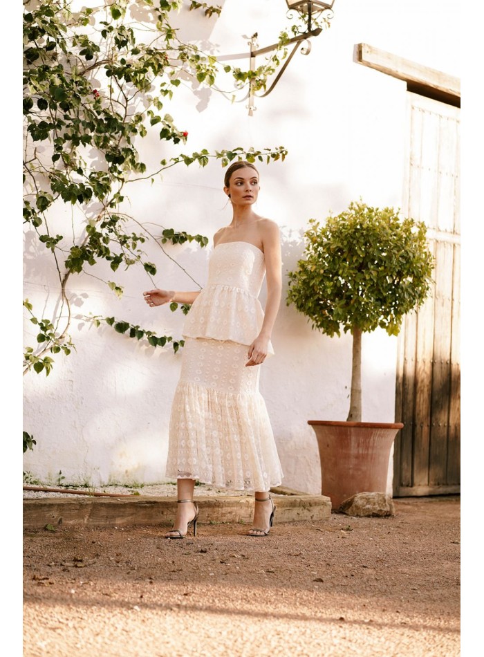Midi party skirt in ivory macramé with frill
