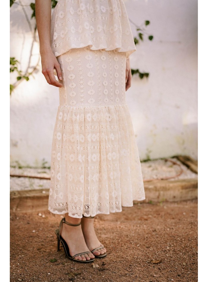 Falda midi de fiesta en macramé marfil con volante para ocasiones especiales