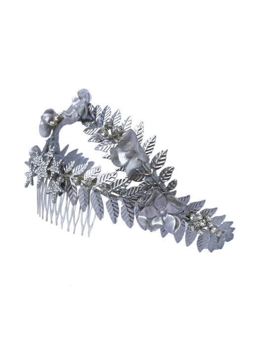Jewelry headdress in silver with porcelain flowers and details in strass by Belén Antelo