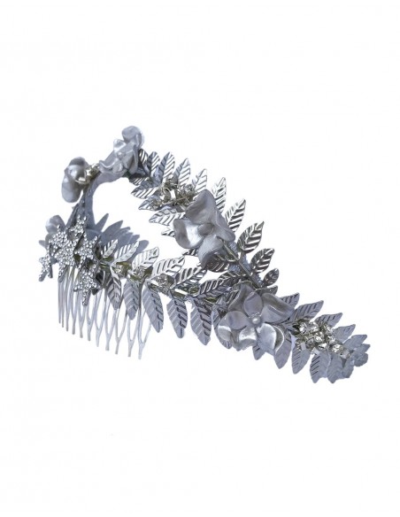 Jewelry headdress in silver with porcelain flowers and details in strass by Belén Antelo